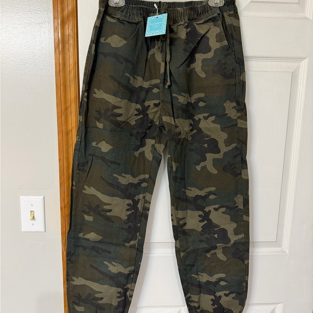 Hayden Green Camouflage Cargo Pants